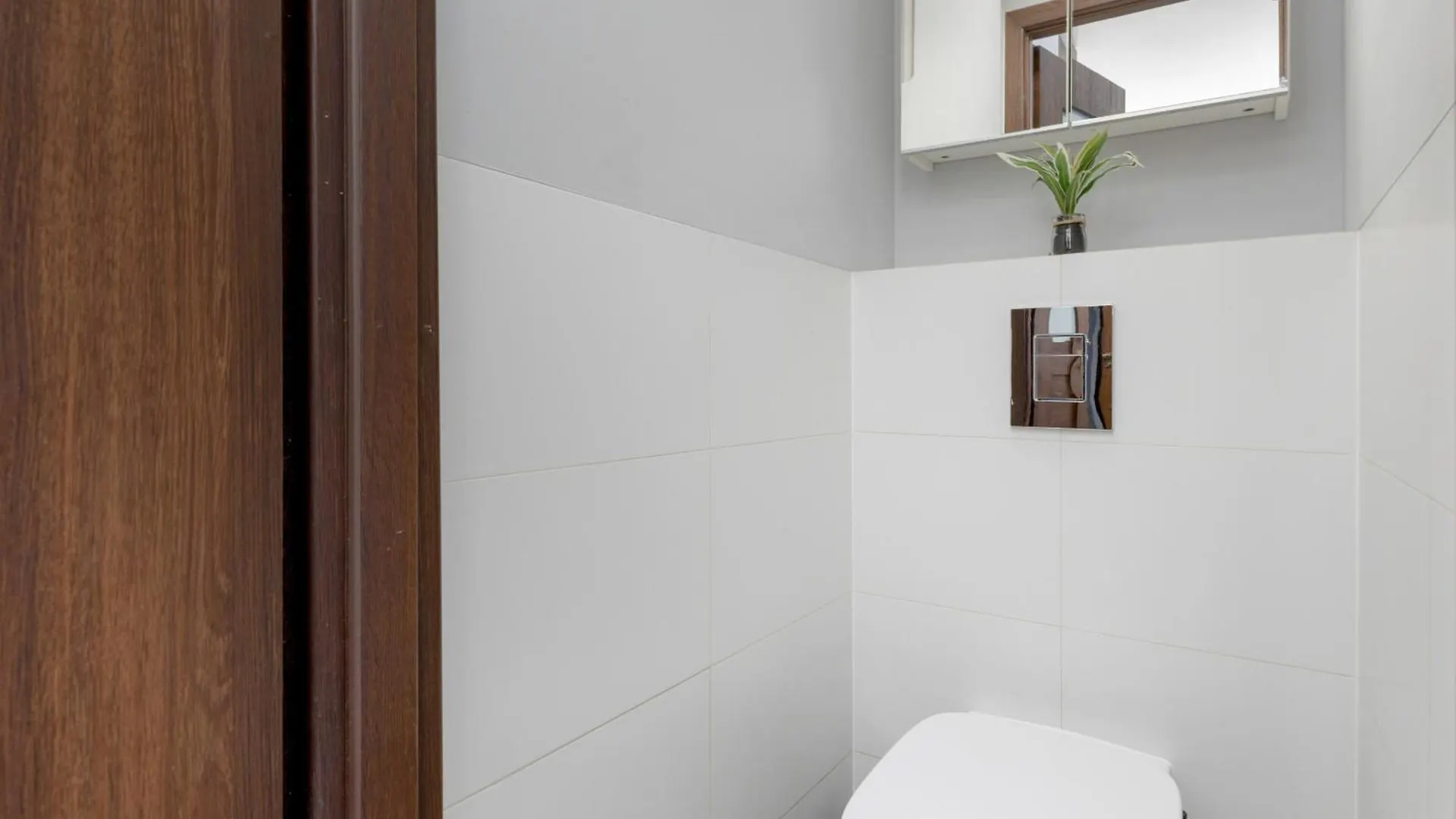 Spacious Apartment With Three Bedrooms In Warsaw By Noclegi Renters 波兰