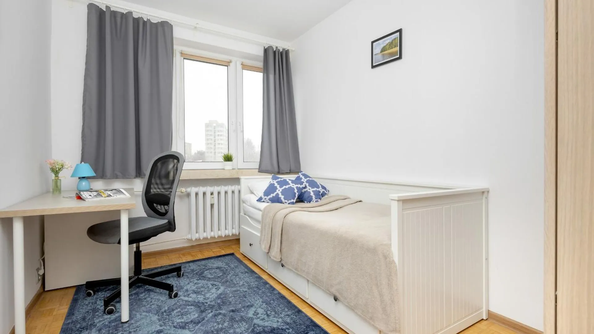 Spacious Apartment With Three Bedrooms In Warsaw By Noclegi Renters 0*,